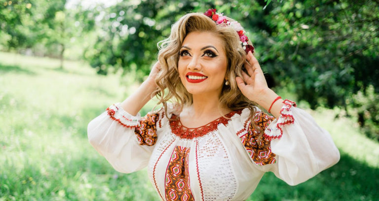 Elisabeta Vasile a lansat al patrulea album discografic de muzică populară