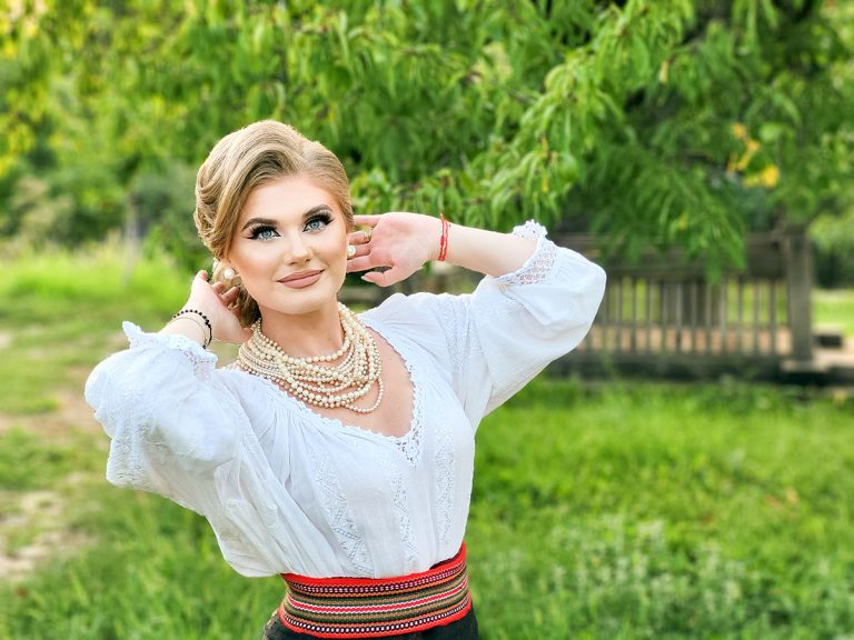 Toata lumea s-o-ntrebat, ce i-o făcut la bărbat Andra Matei